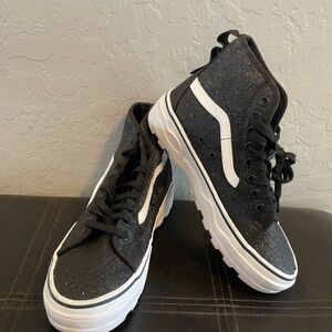 Black and White High-Top sparkling shoes. Vans🌺super cute! New without tags.